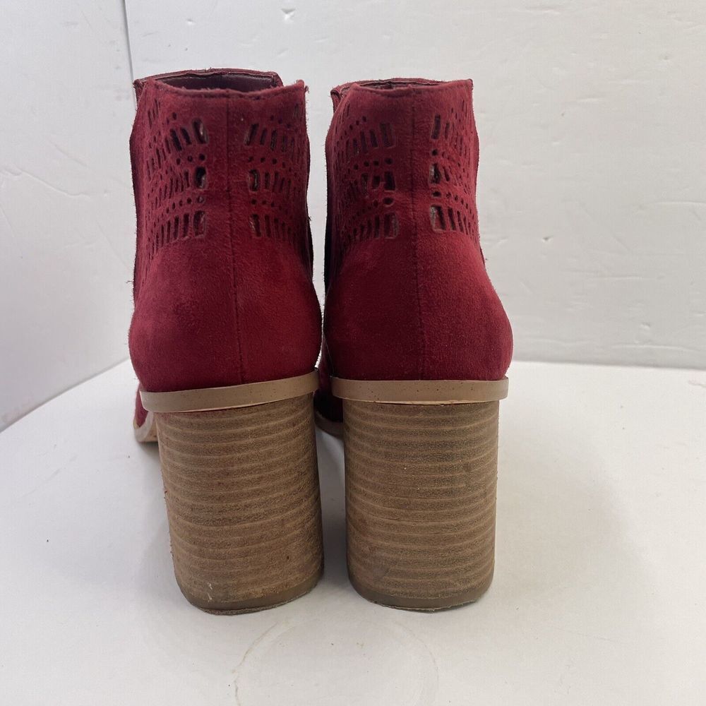 VINCE Camuto Booties Tereena Perforated Burgundy Suede Peep-Toe Women's 9 M - Picture 5 of 9